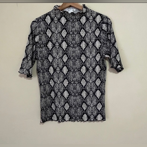 Animal Print Top - Picture 1 of 2